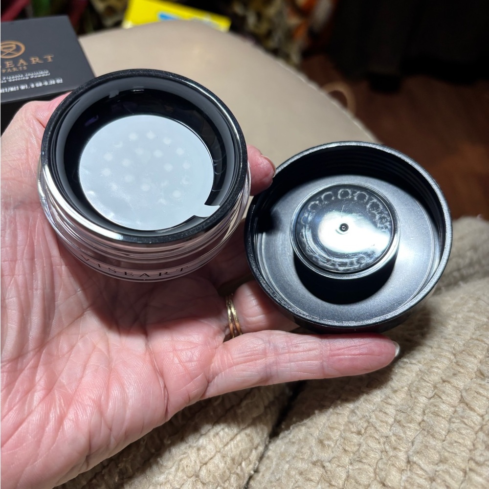 🆕 VISEART
Seamless Setting Powder 8g. New In Box! - Picture 4 of 5